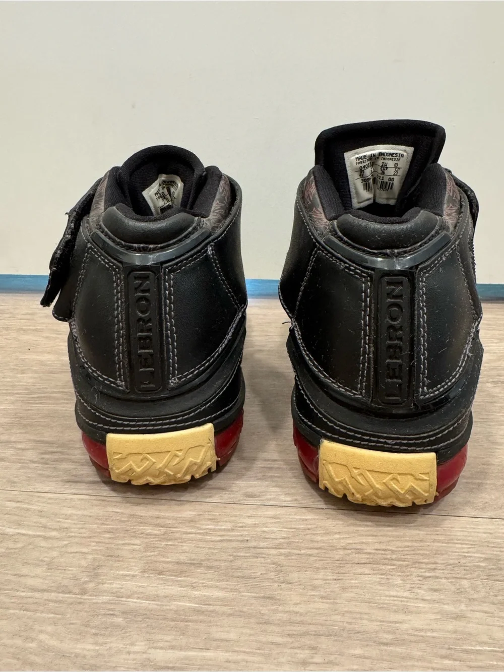 Nike Zoom LeBron 2 Black Crimson